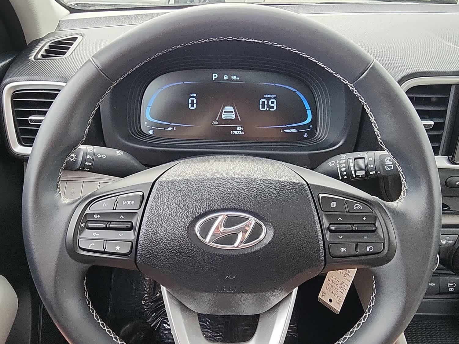2023 Hyundai Venue SEL photo 15