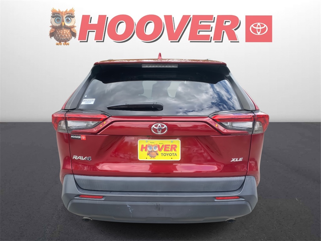 2022 Toyota RAV4 XLE photo 3
