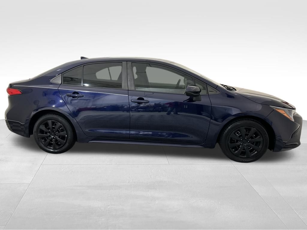 2020 Toyota Corolla LE photo 4