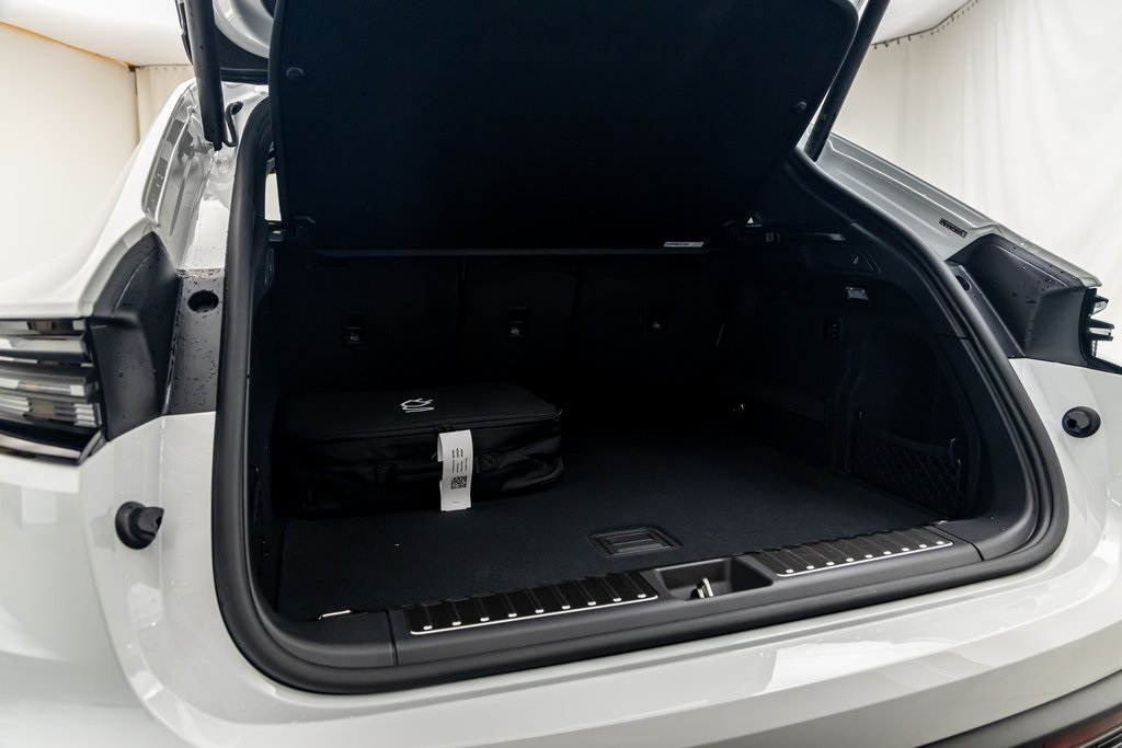 2024 Porsche Macan Electric 4 photo 22