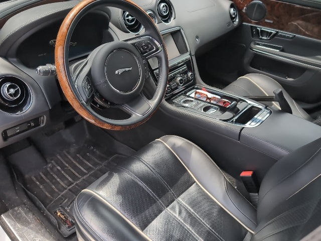 2014 Jaguar XJ Base photo 5