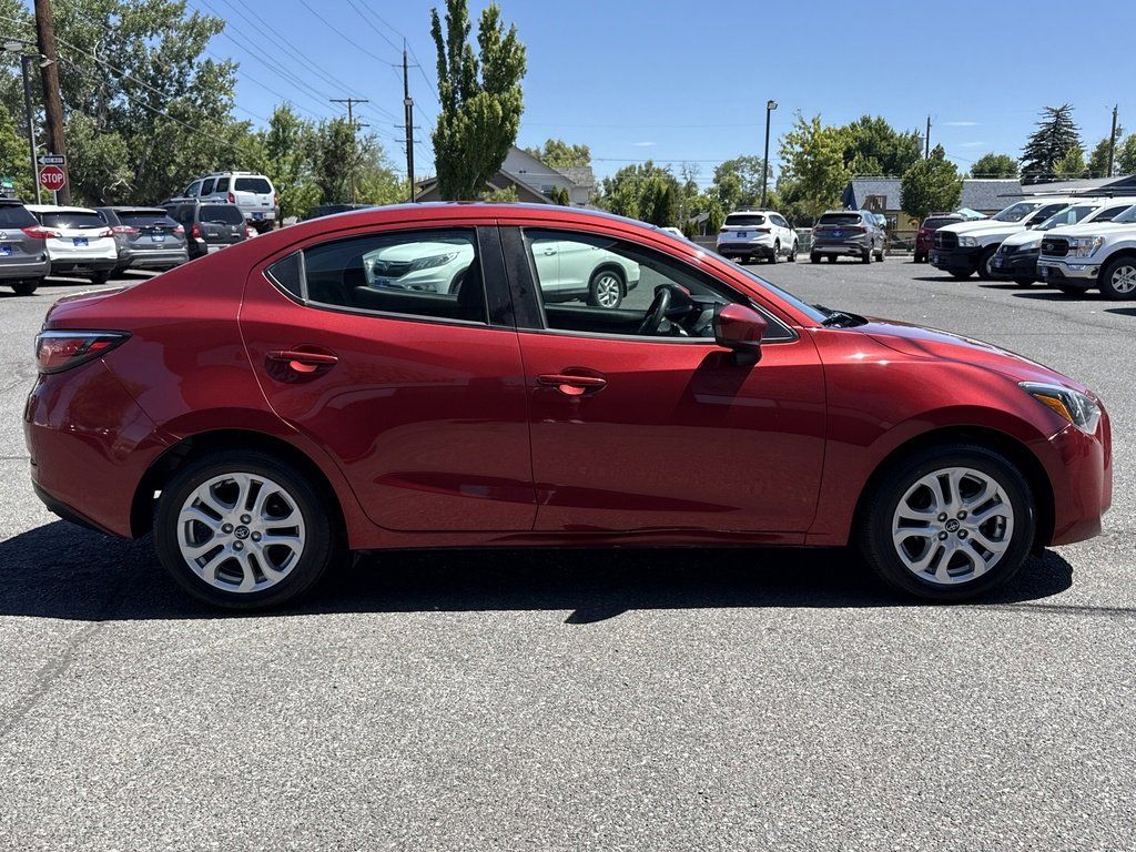 2018 Toyota Yaris iA Base photo 4