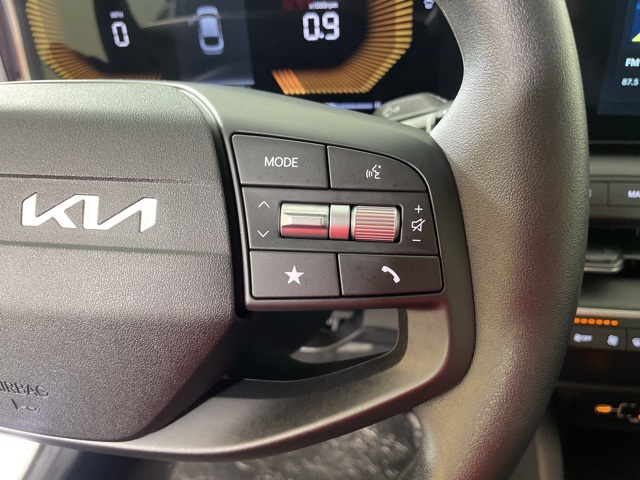 2025 Kia K4 LXS photo 19