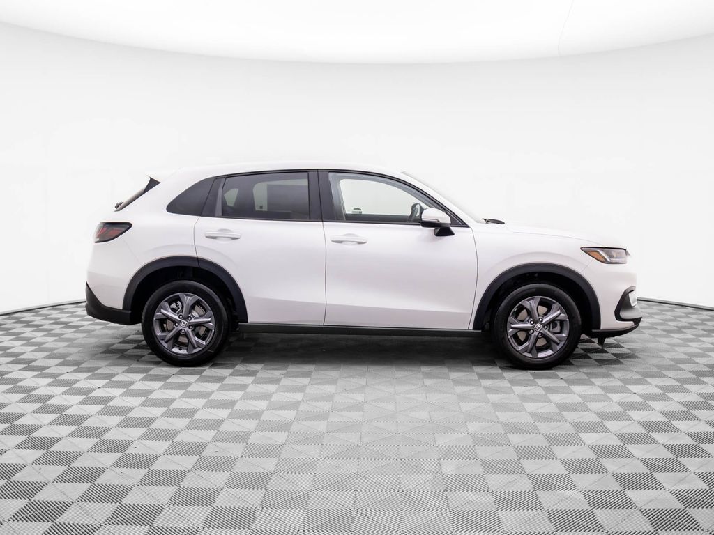 2026 Honda HR-V LX photo 3