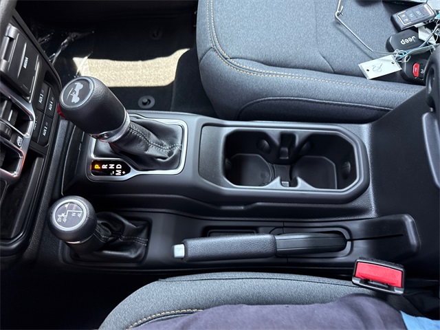 2025 Jeep Wrangler Sport S photo 23