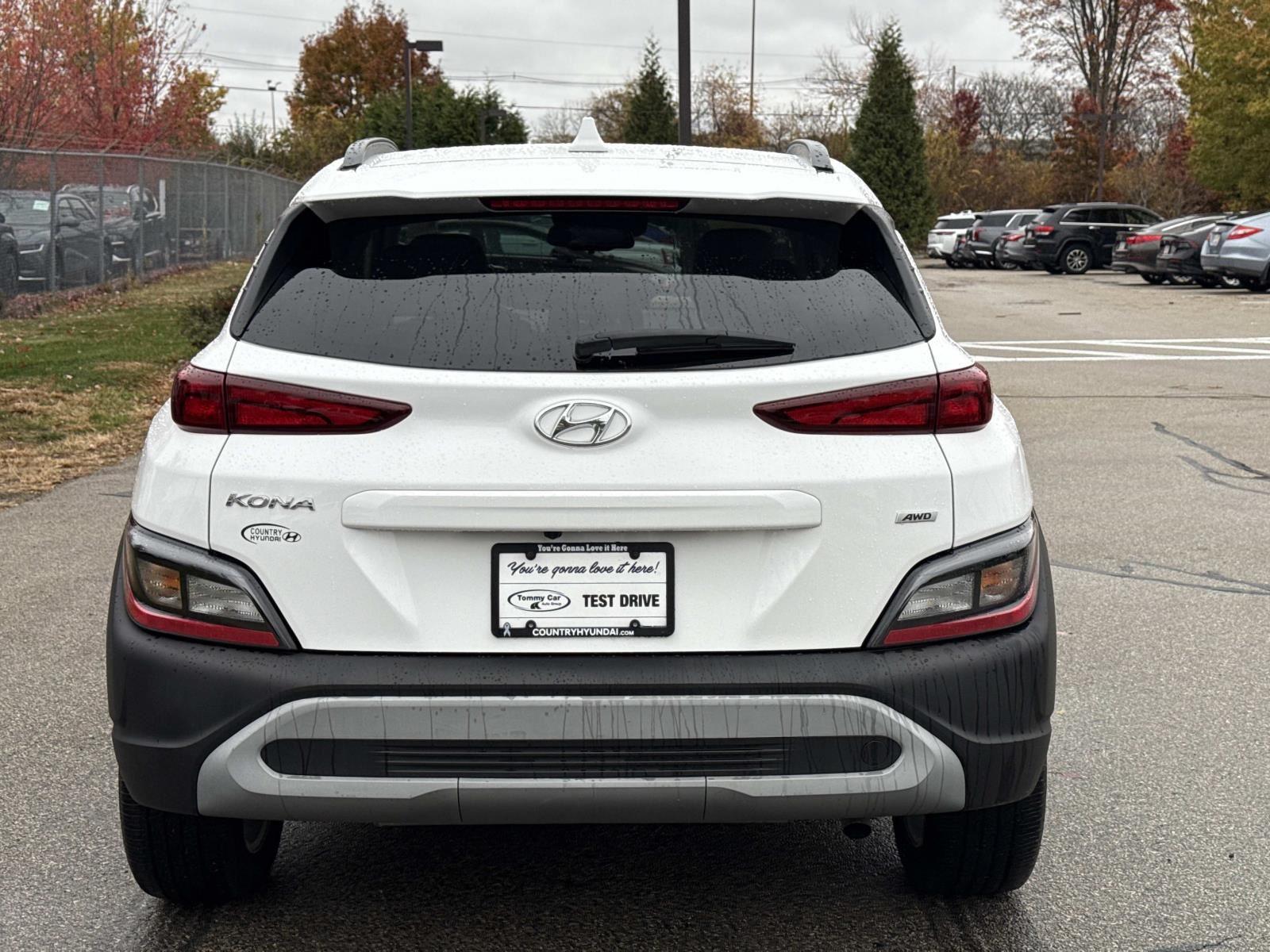 2023 Hyundai Kona SEL photo 2