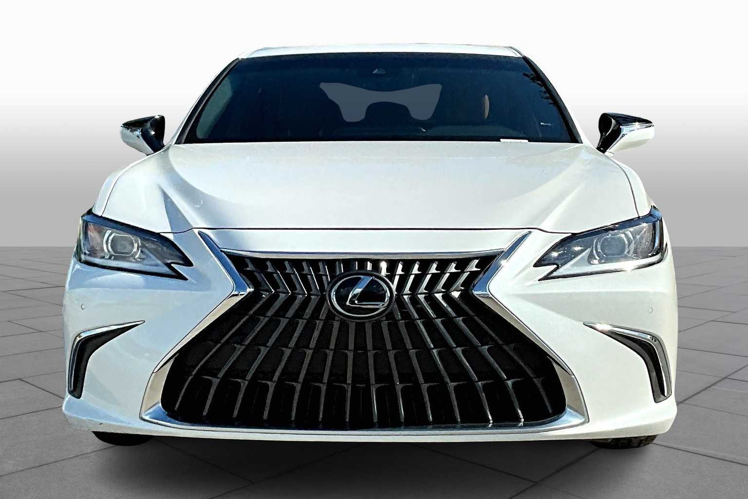 2022 Lexus ES 350 photo 3