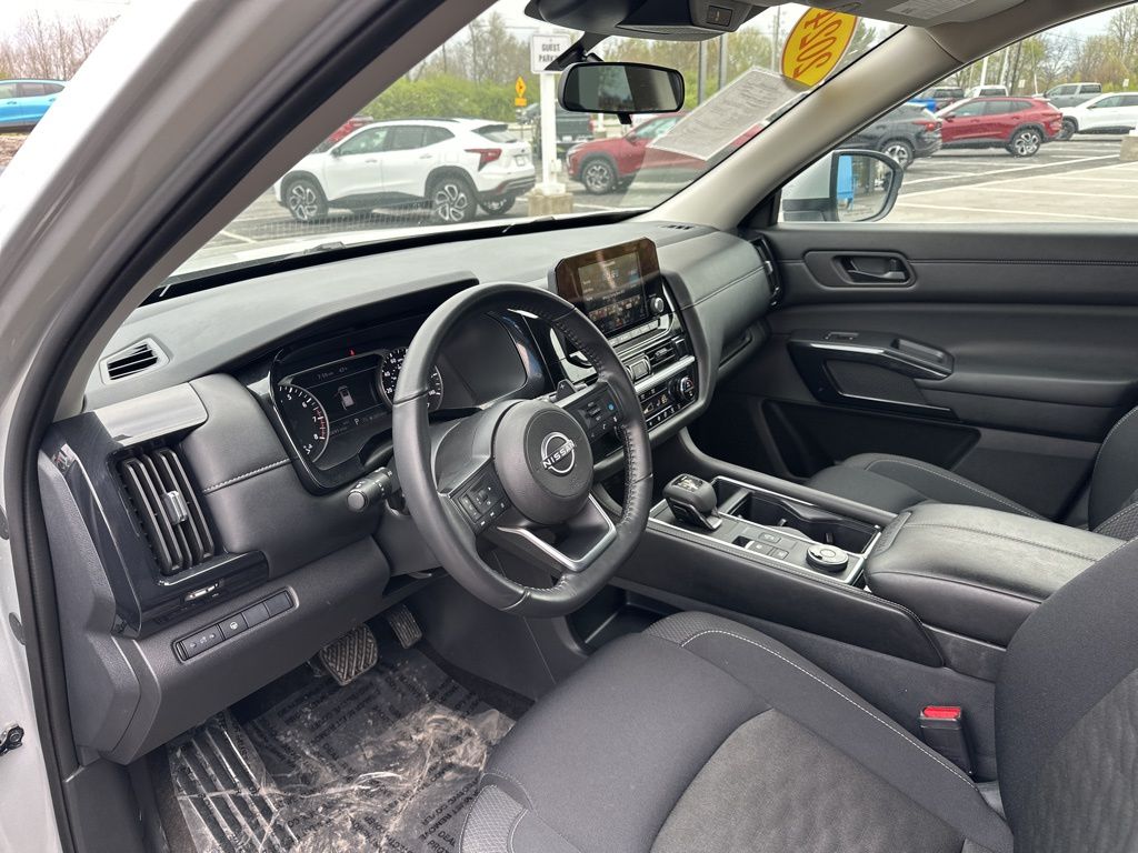2024 Nissan Pathfinder SV photo 22