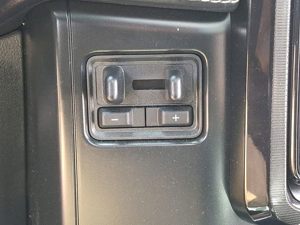 2022 Ford F-150 Lightning Platinum photo 25