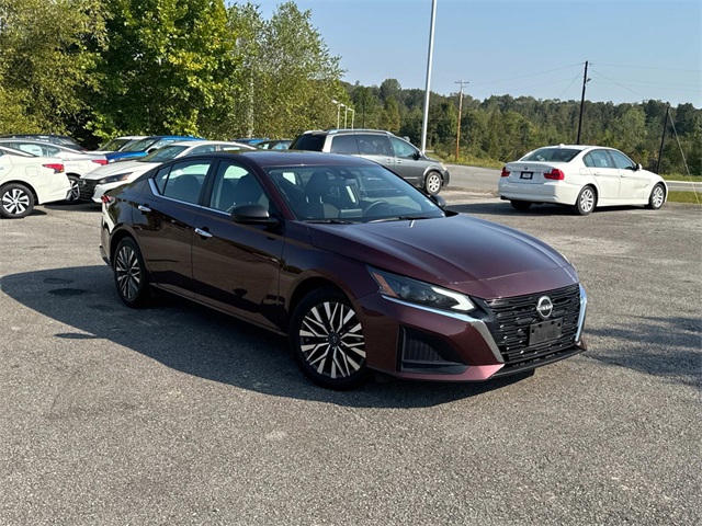 2024 Nissan Altima 2.5 SV photo 2