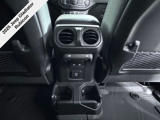 2025 Jeep Gladiator Rubicon photo 21