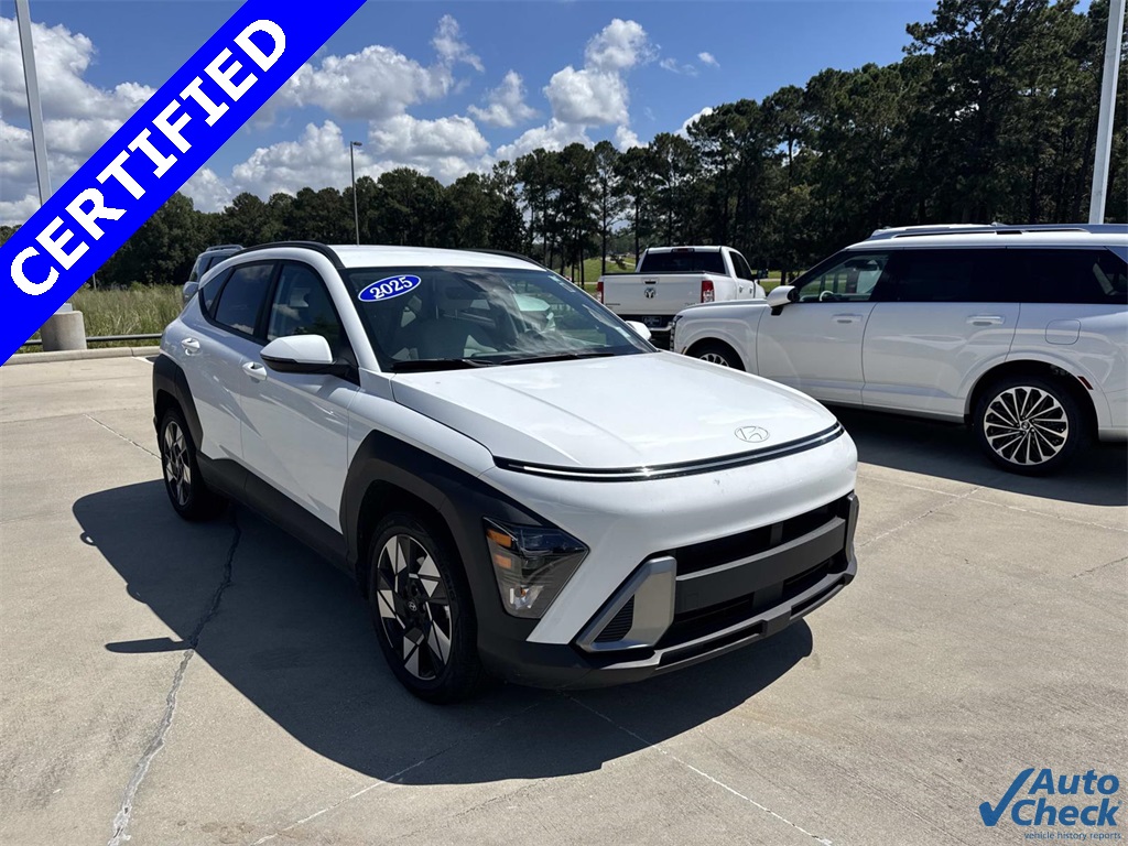 2025 Hyundai Kona SEL photo 2