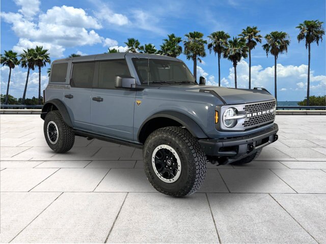 2025 Ford Bronco Badlands photo 2