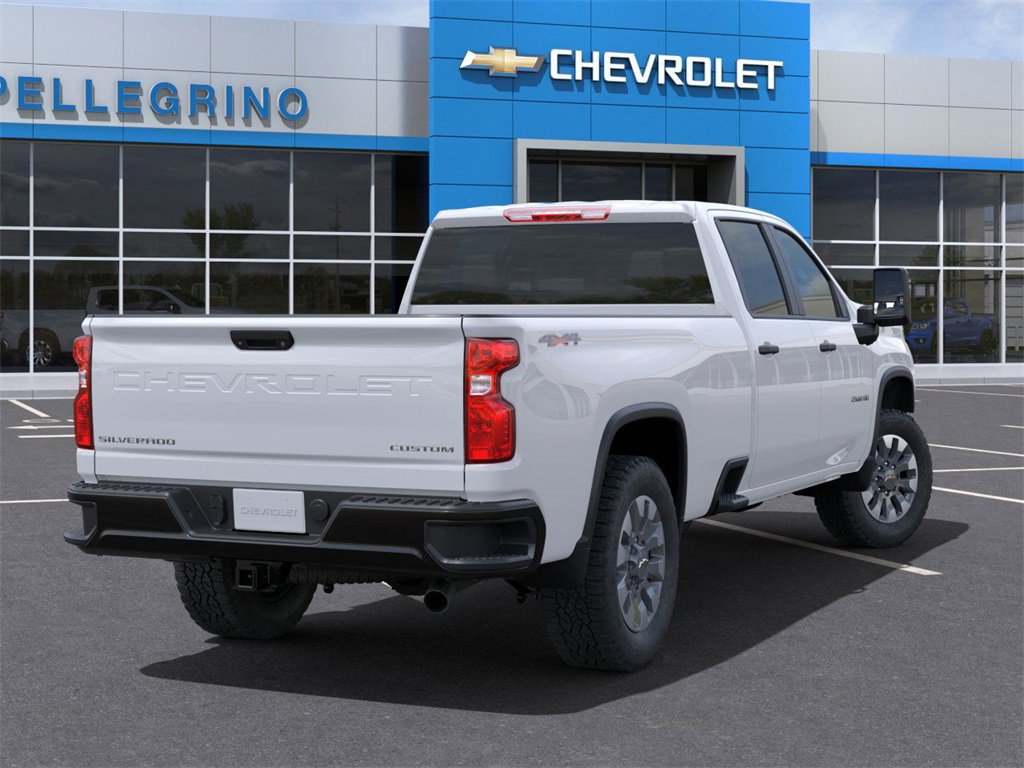 2025 Chevrolet Silverado 2500HD Custom photo 4