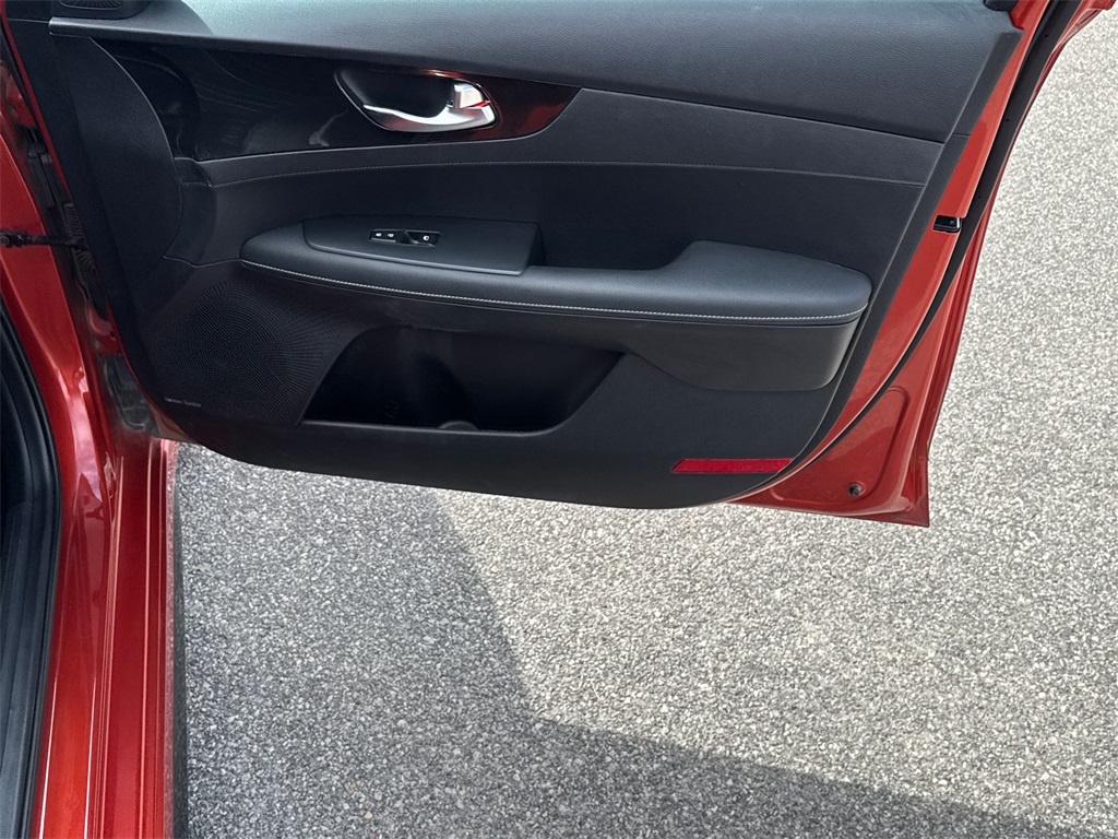 2023 Kia Forte GT-Line photo 13
