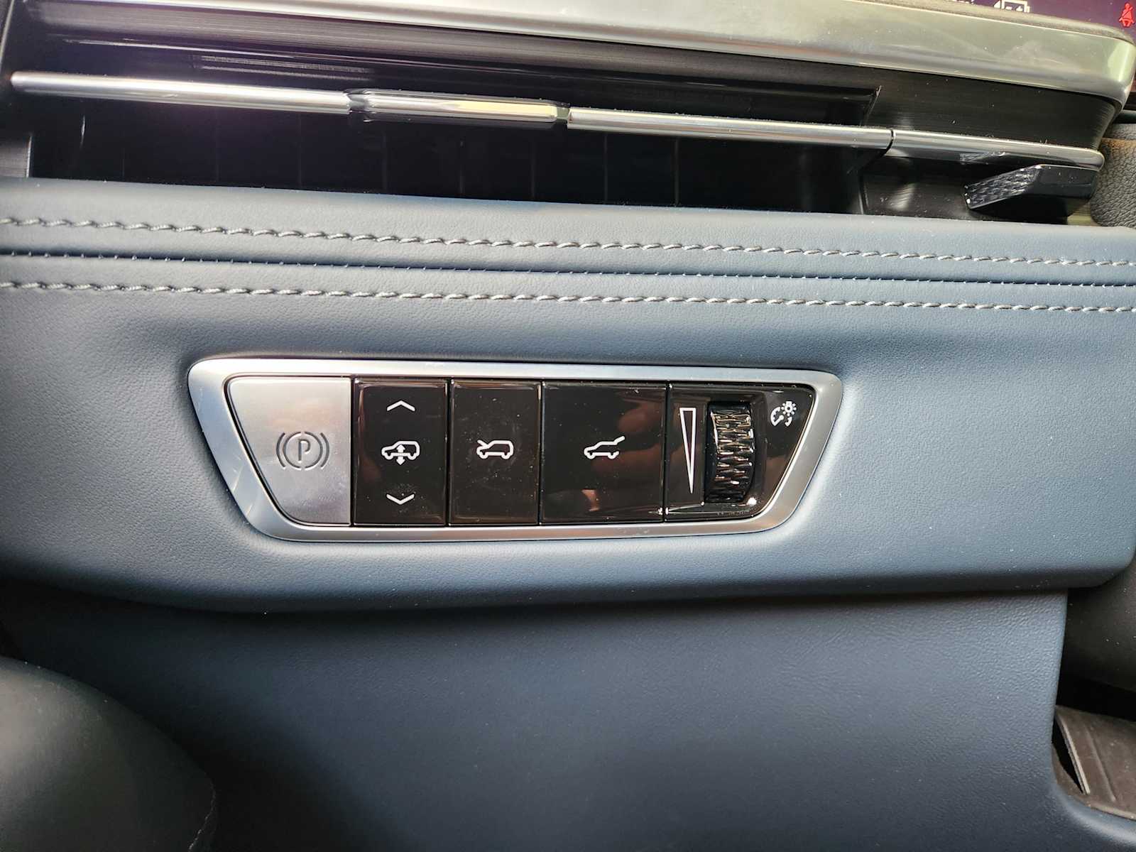 2025 Cadillac Escalade IQ Sport photo 14