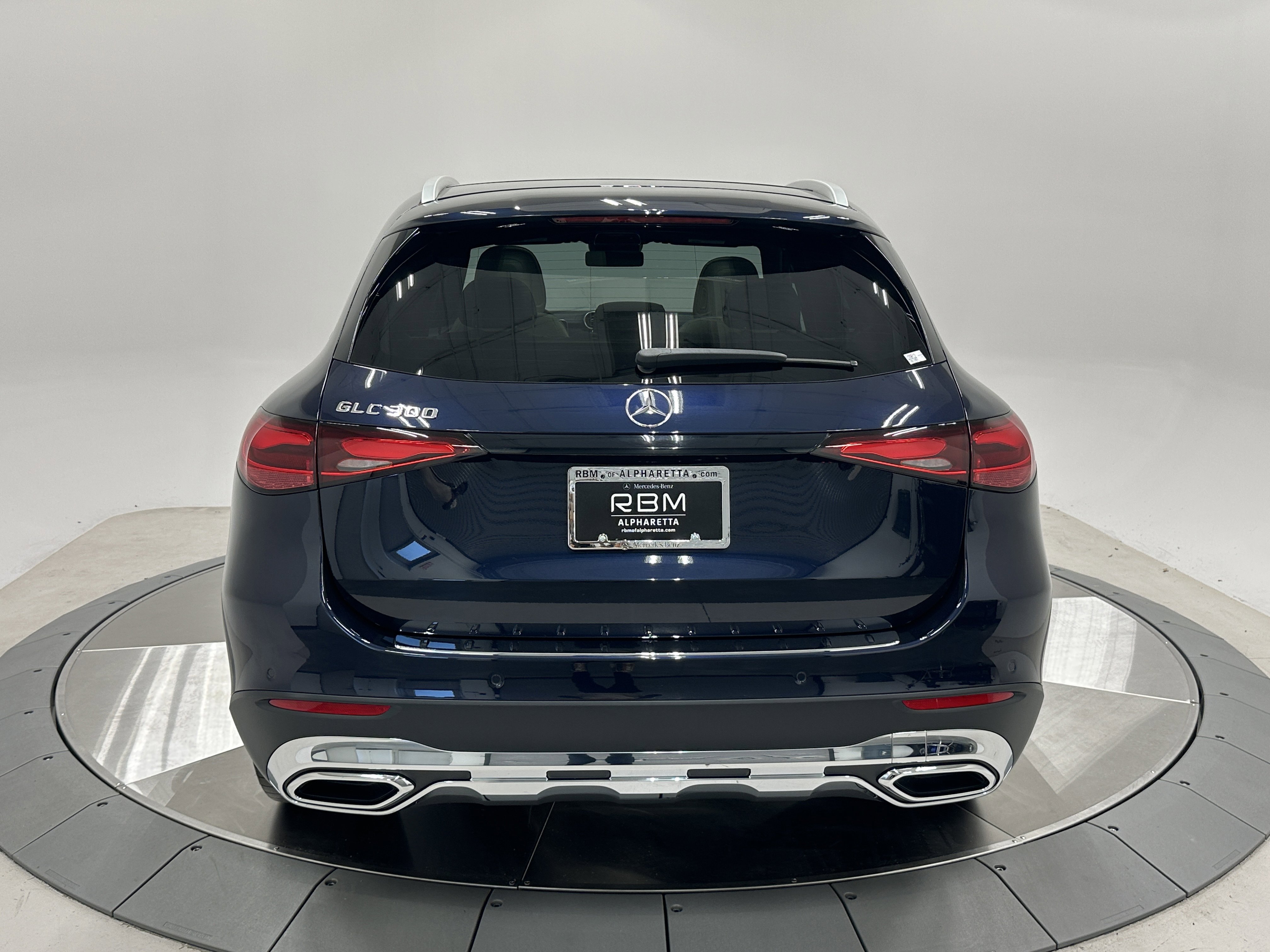 2024 Mercedes Benz GLC 300 photo 2