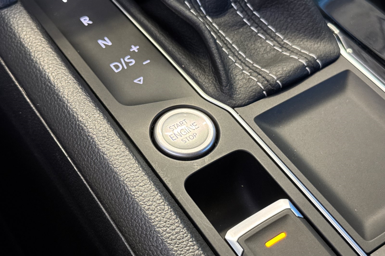 2023 Volkswagen Atlas Cross Sport V6 SE Technology photo 22