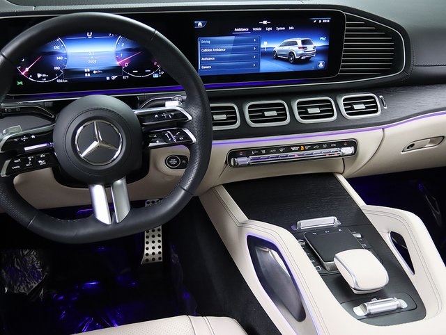 2025 Mercedes Benz GLS 450 4MATIC photo 16