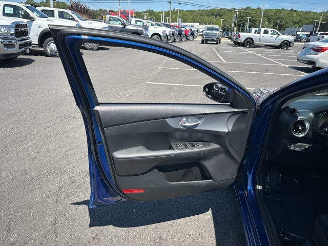 2023 Kia Forte LXS photo 25