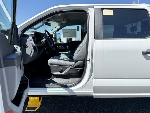 2025 Ford F-350 XL photo 12