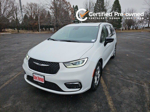 2024 Chrysler Pacifica Limited's photo