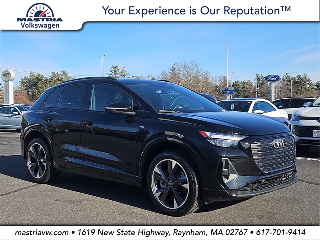 2024 Audi Q4 e-tron Premium's photo