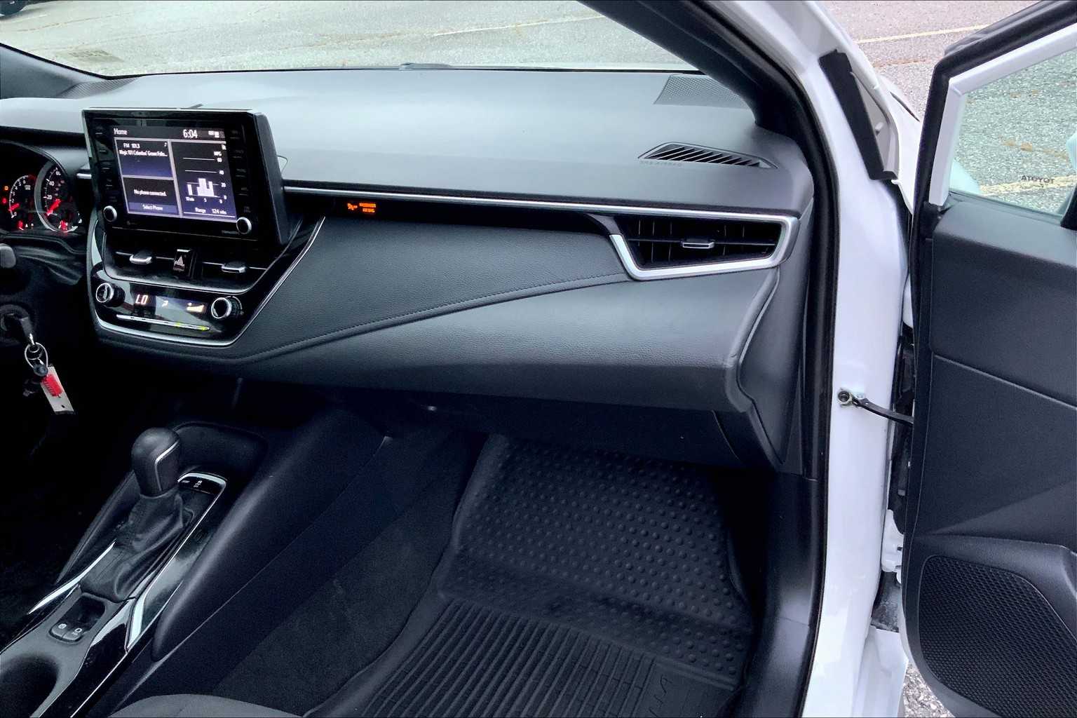 2022 Toyota Corolla SE photo 17
