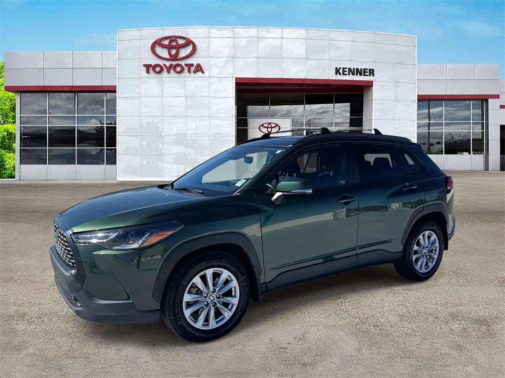 2022 Toyota Corolla Cross LE photo 3