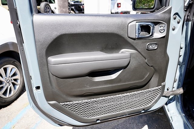 New 2025 Anvil Clear-Coat Exterior Paint Jeep Sport image 28