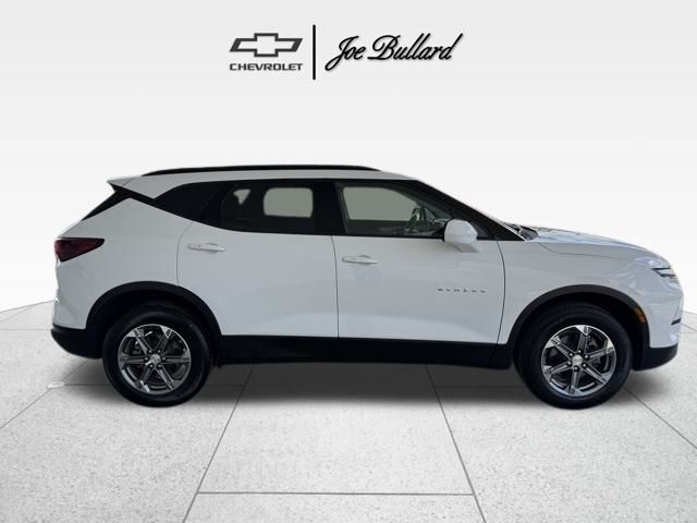 2023 Chevrolet Blazer 2LT photo 5