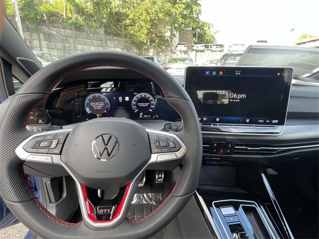 2025 Volkswagen Golf GTI Autobahn photo 17