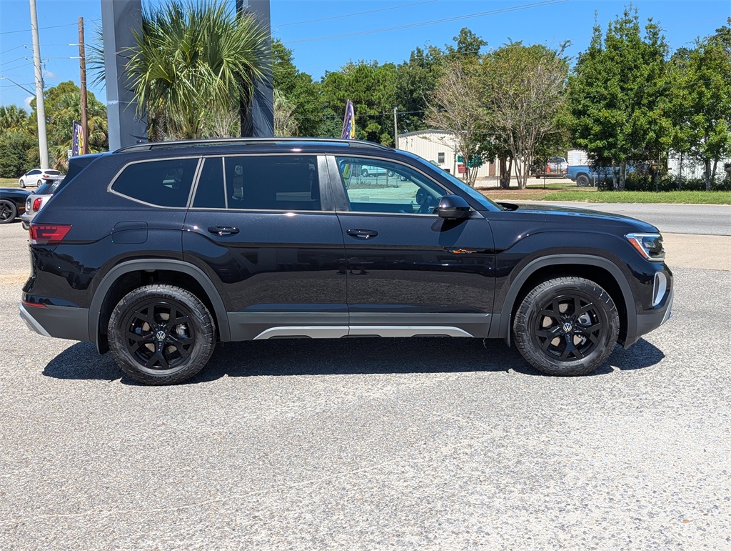 2026 Volkswagen Atlas Peak Edition SE photo 3