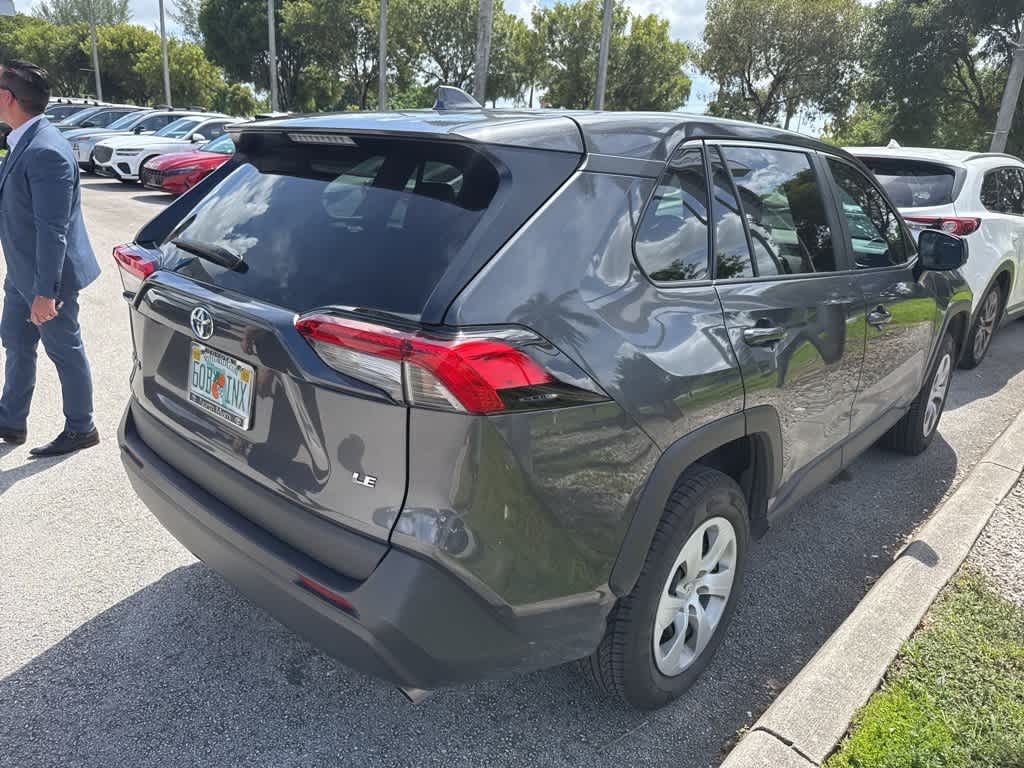 2024 Toyota RAV4 LE photo 3