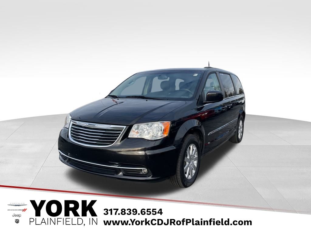 2014 Chrysler Town & Country Touring's photo