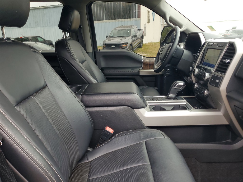 2020 Ford F-150 Lariat photo 32