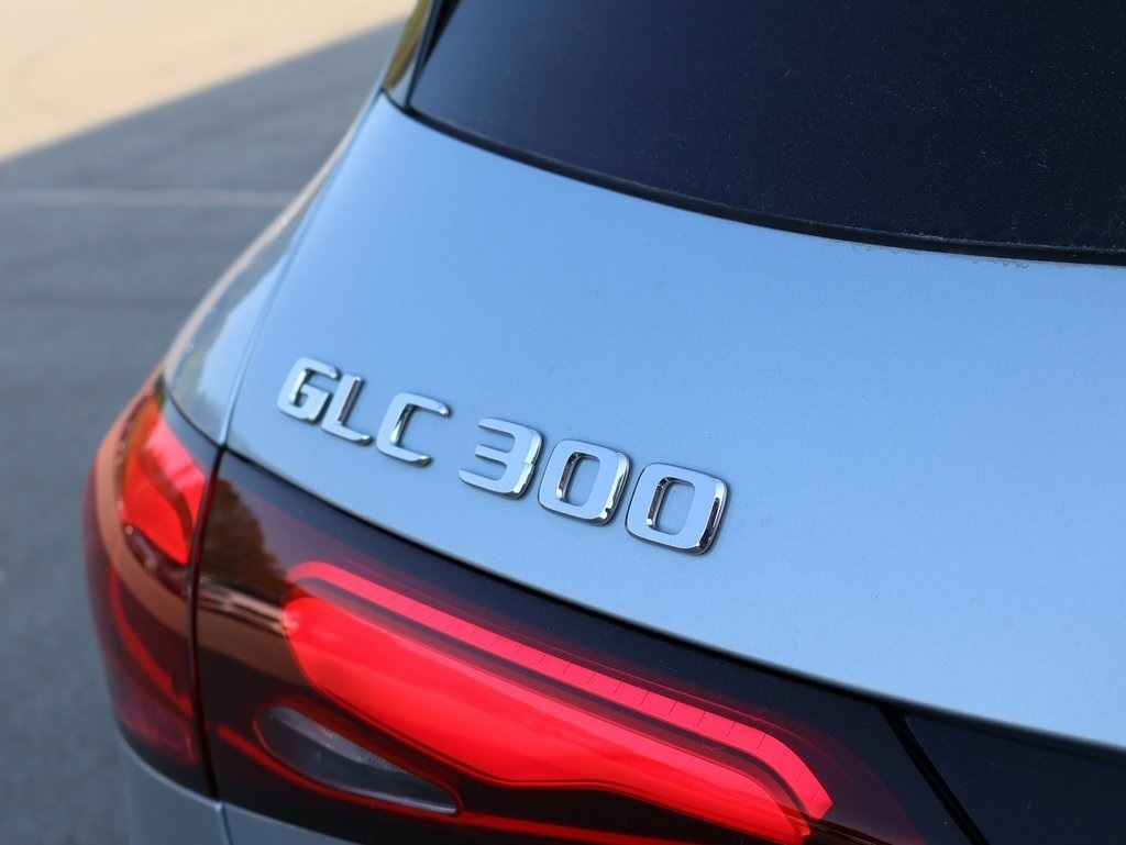 2025 Mercedes Benz GLC 300 4MATIC photo 15