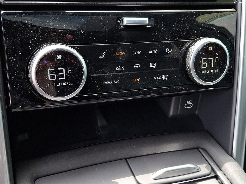 2025 Land Rover Discovery S photo 12