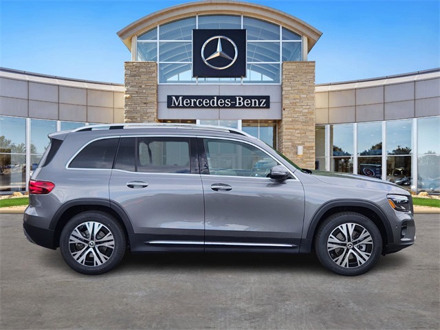 2026 Mercedes Benz GLB 250 4MATIC photo 4