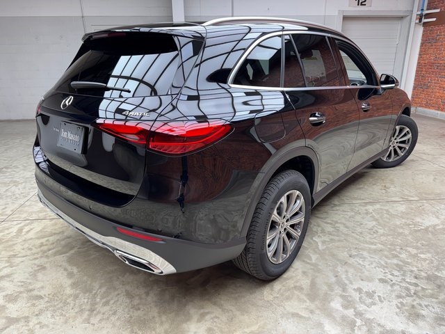 2026 Mercedes Benz GLC 300 4MATIC photo 3