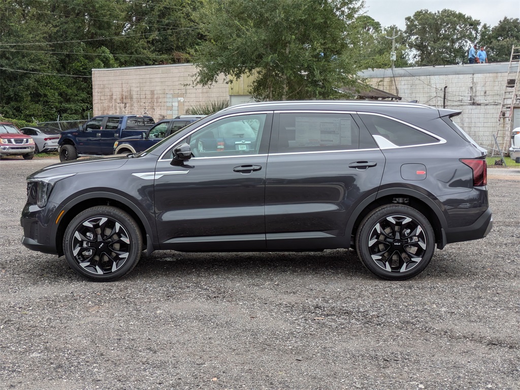 2026 Kia Sorento EX photo 4