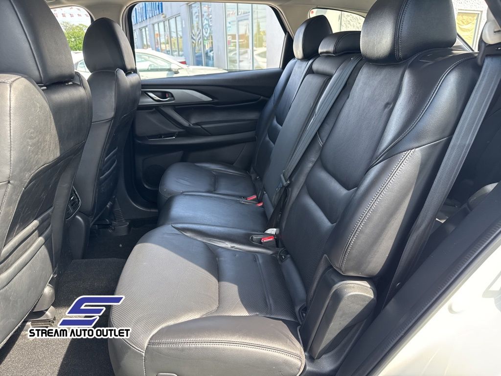 2023 Mazda CX-9 Touring photo 29