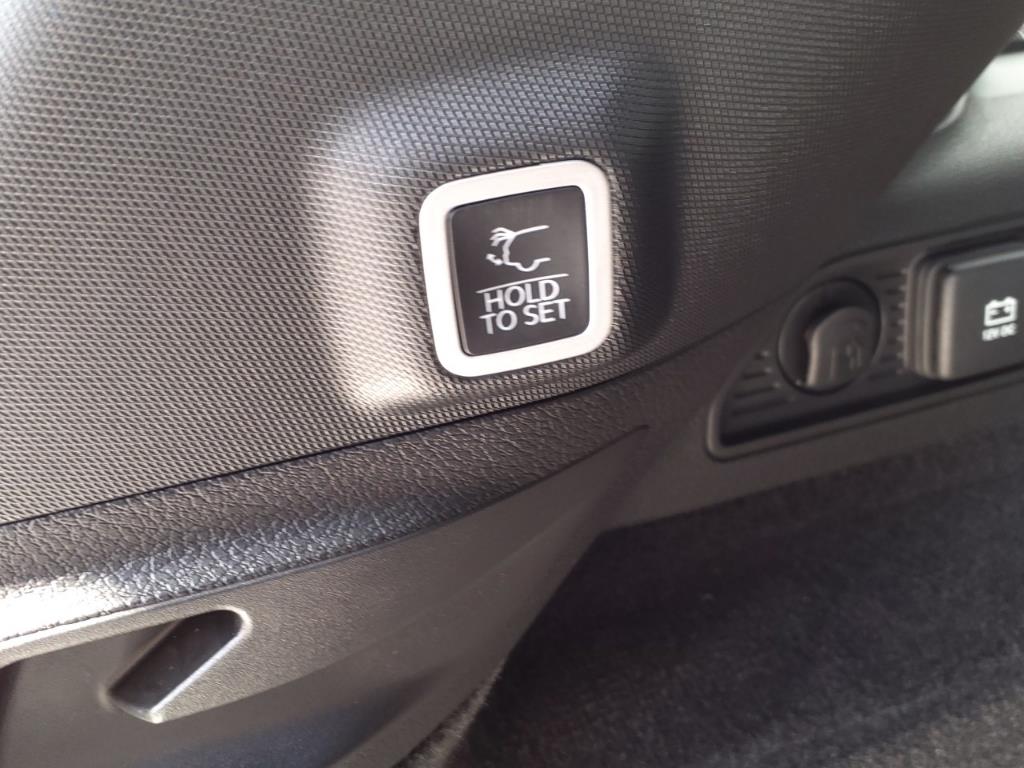 2024 Jeep Cherokee Overland 4xe photo 26