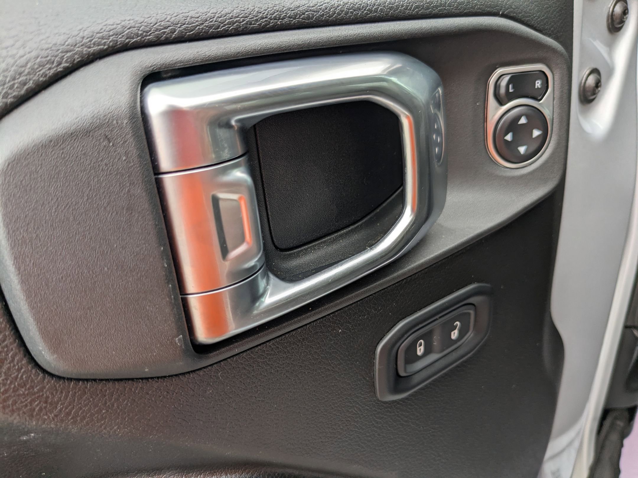 2024 Jeep Wrangler Sport S photo 10