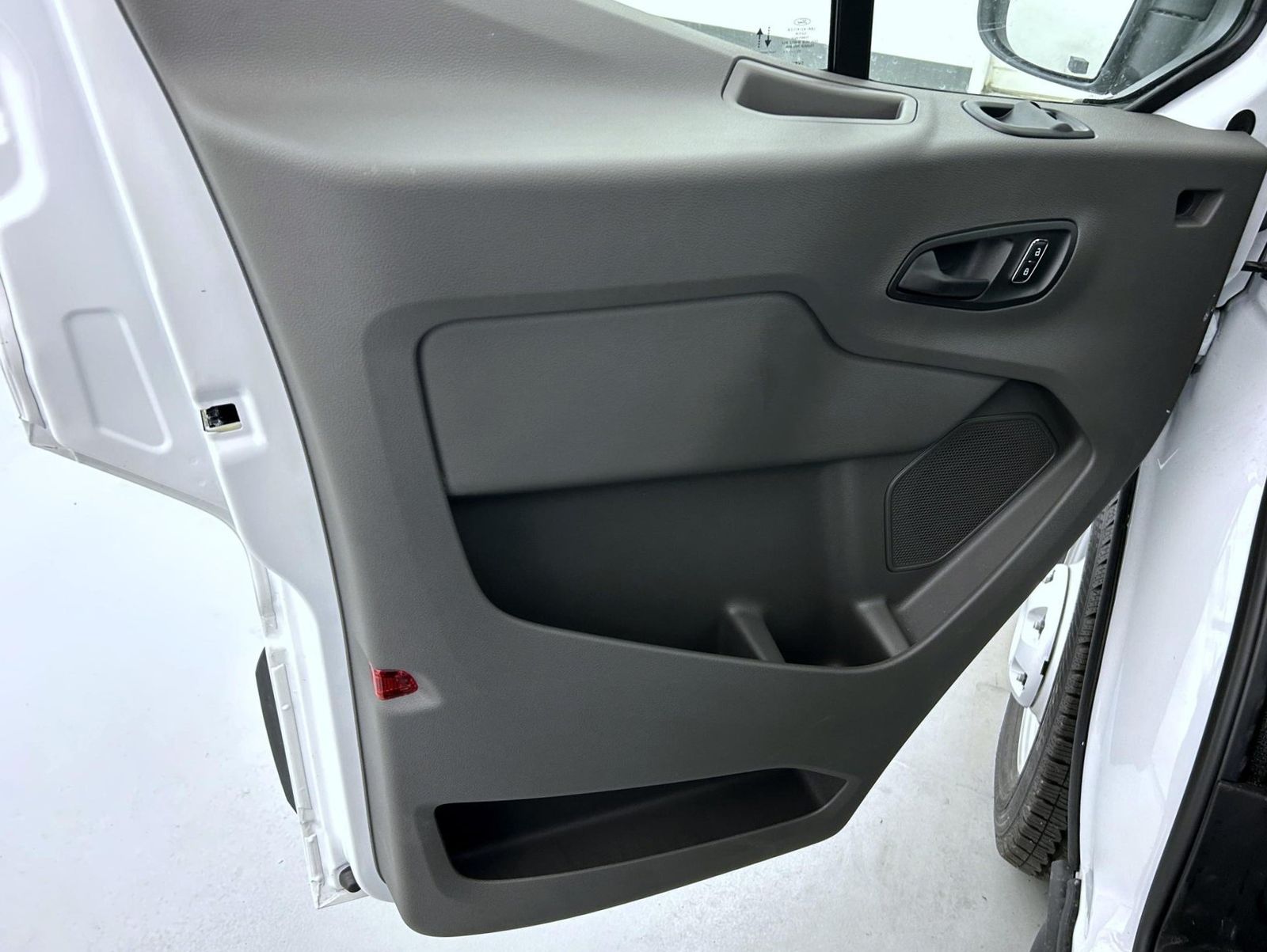 2025 Ford Transit photo 9