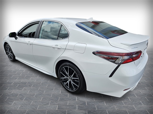 2023 Toyota Camry SE photo 4