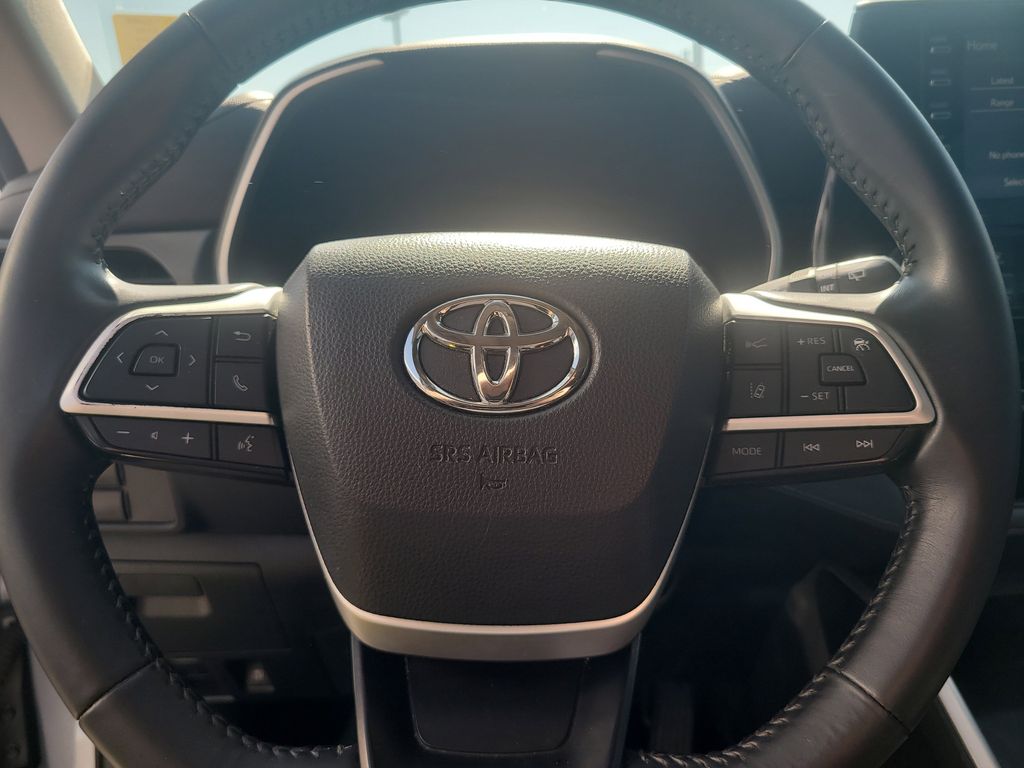 2022 Toyota Highlander XLE photo 12