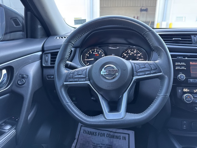 2017 Nissan Rogue SV photo 13