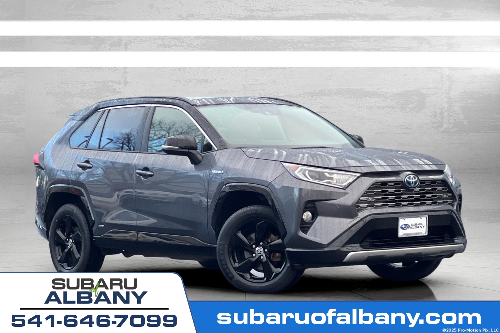 2020 Toyota RAV4 XSE's photo