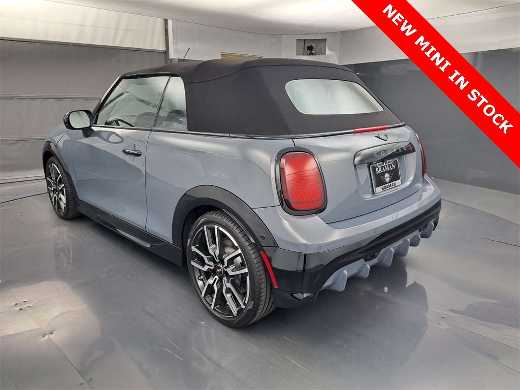 2026 Mini Cooper Convertible Iconic photo 3